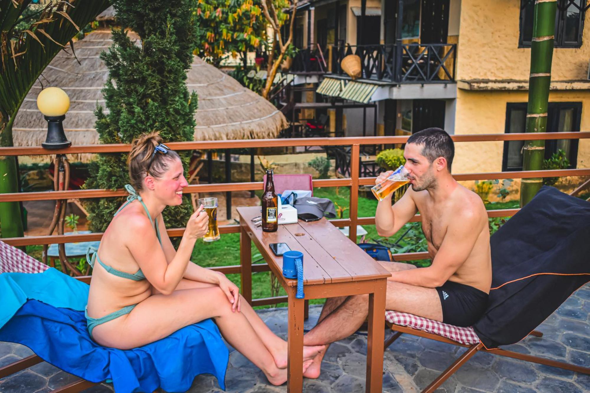 Hotel Riverside With Swimming Pool Sauraha Ngoại thất bức ảnh