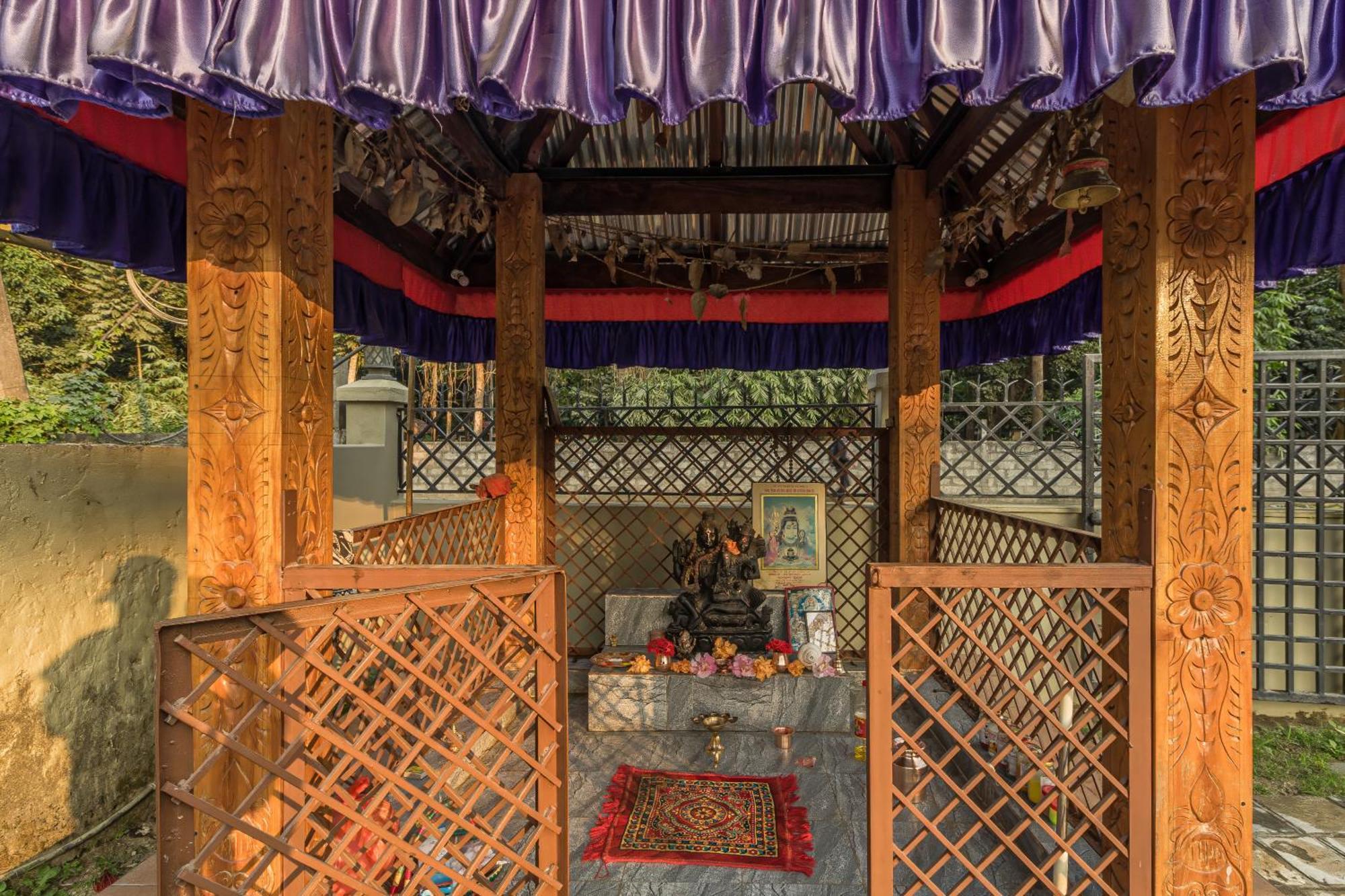 Hotel Riverside With Swimming Pool Sauraha Ngoại thất bức ảnh